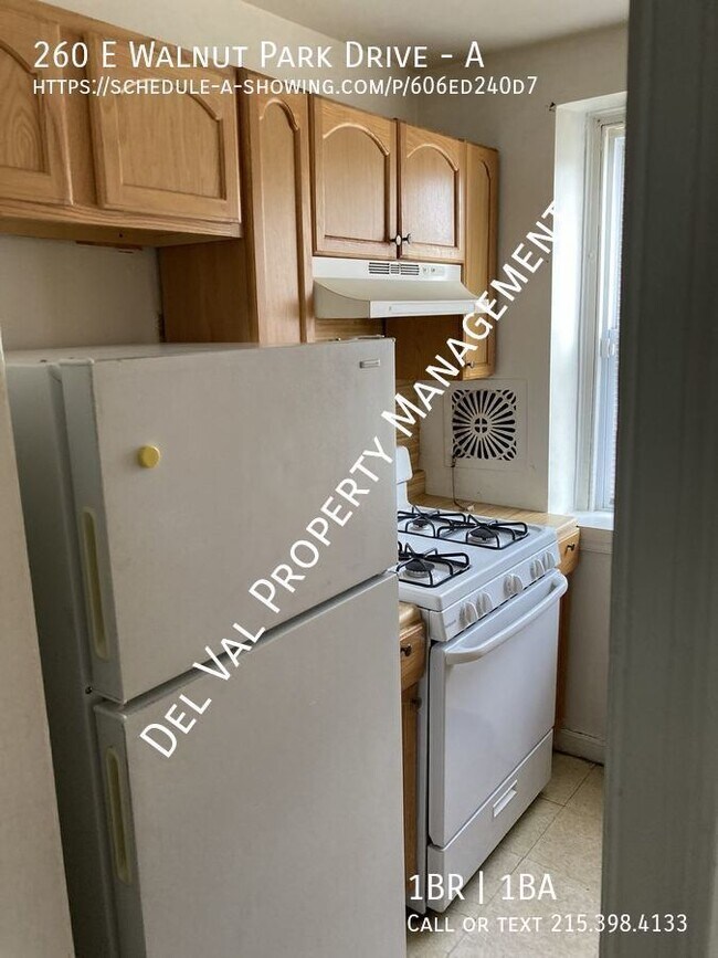 Building Photo - This 1-Bd apartment is For Rent in East Oa...