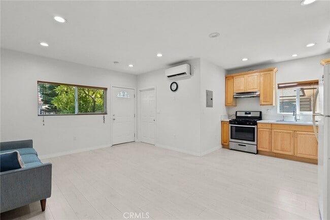 Building Photo - 7815 Allott Ave