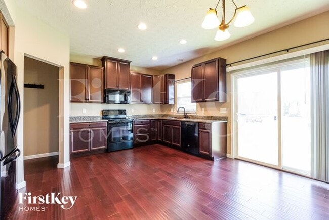 Building Photo - 5312 Venetian Way