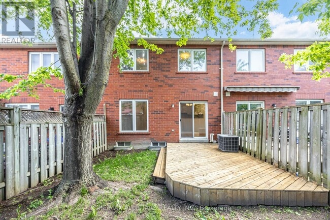 Building Photo - 51 Playfair Rd