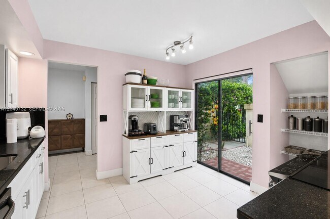 Building Photo - 7758 La Mirada Dr