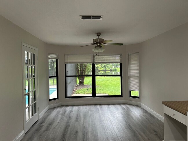 Foto del edificio - Water view - Pool home