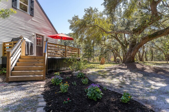 Building Photo - 80 Sea Pines Dr
