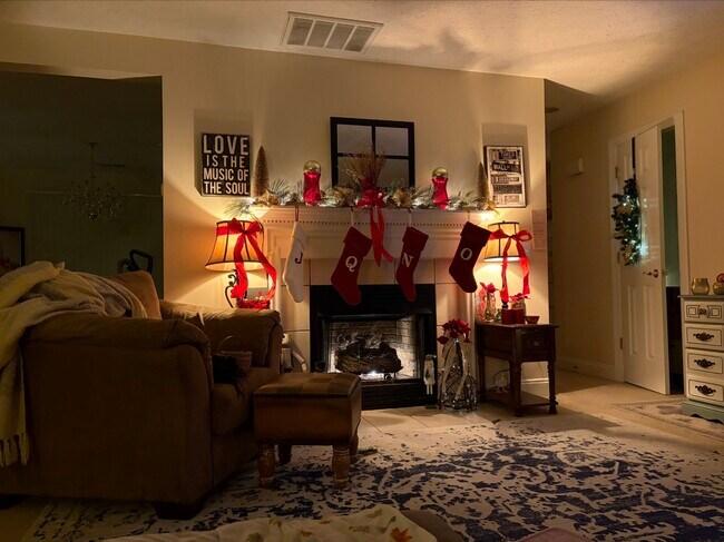 Foto del edificio - 465 Oaktree Blvd