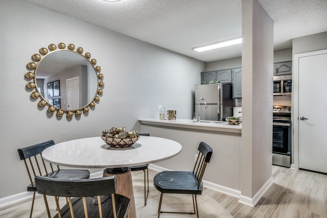 Photo - Evaline Apartments