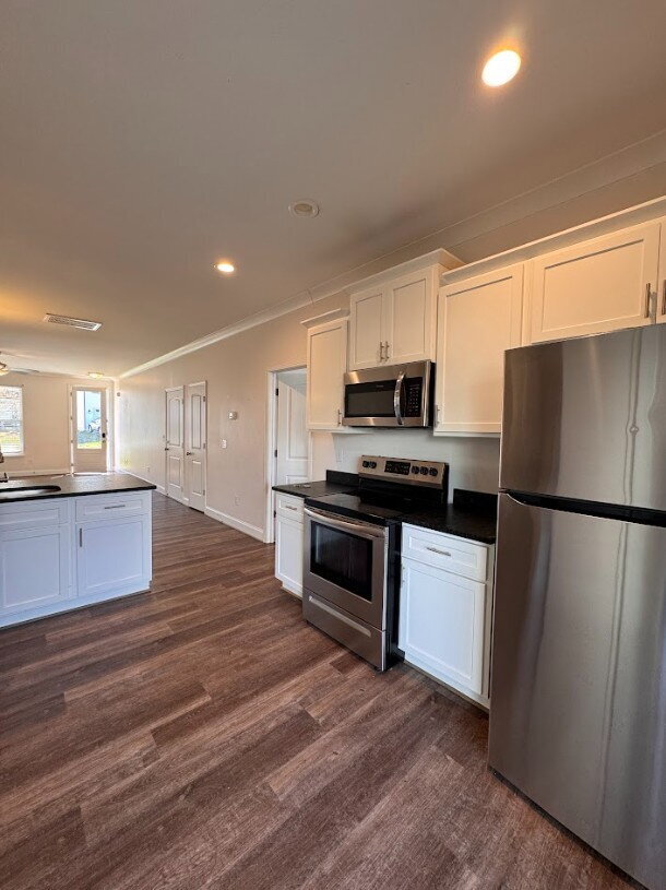 Building Photo - Inquire today on how to get FREE RENT!