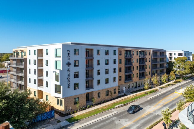 Building Photo - Pearl Springdale