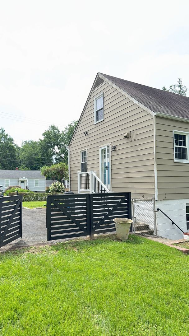 Building Photo - Charming Bungalow in the Heart of Fairfax ...