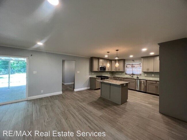 Building Photo - 4 br, 2 bath House - 5409 Briarcliff Circle