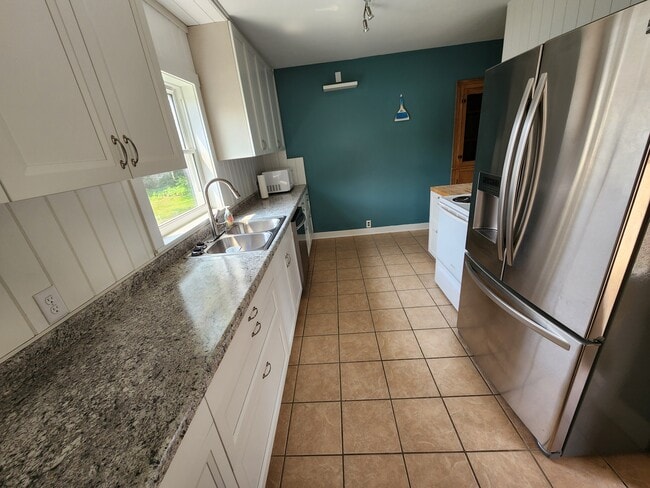 Kitchen - 260 1st St S