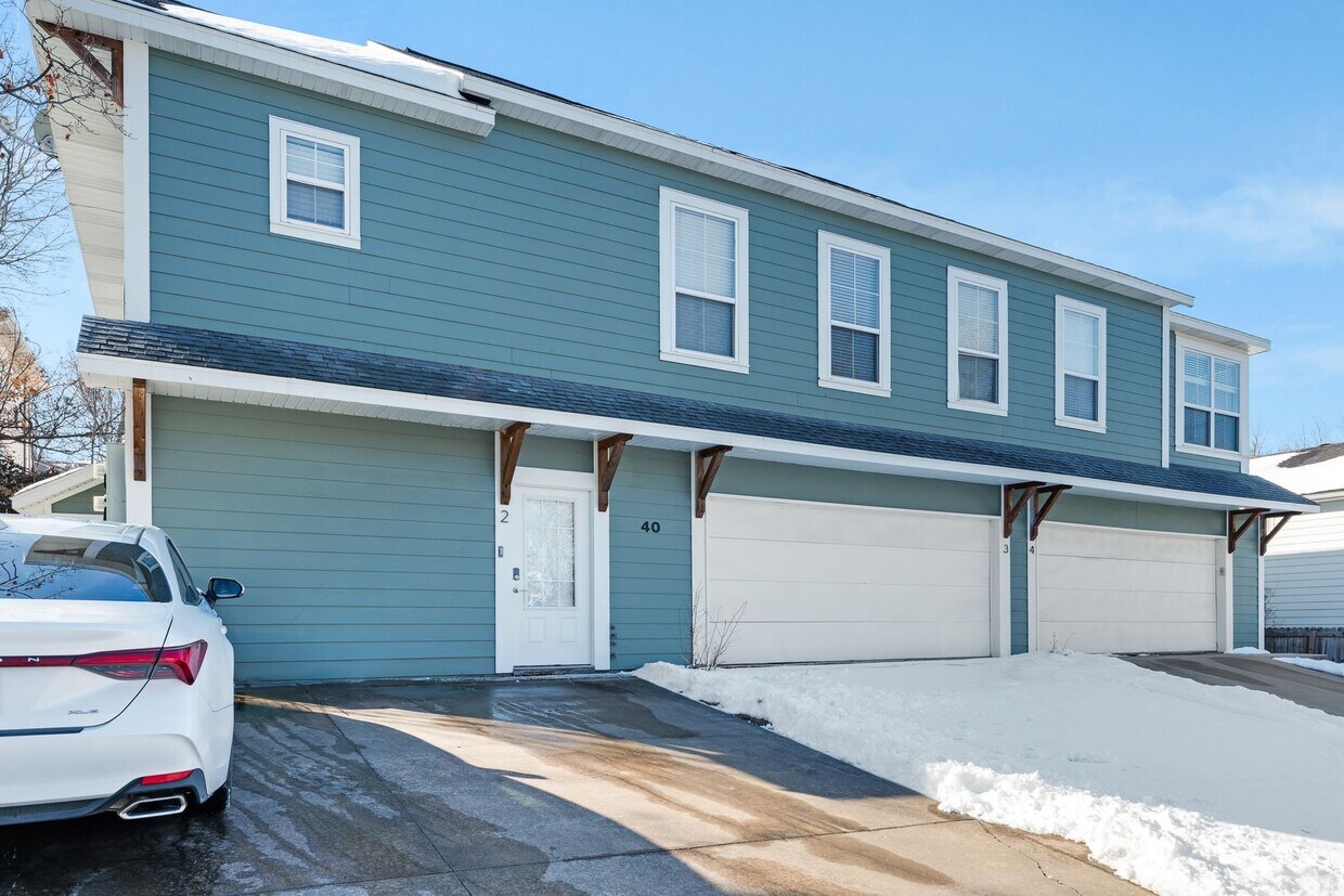 Foto principal - 40 E Maple St