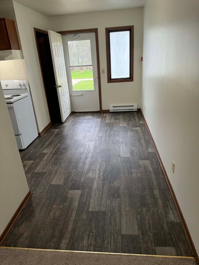 Foto del edificio - 700 Meadow Ln