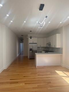 Foto del edificio - 711 E 52nd St