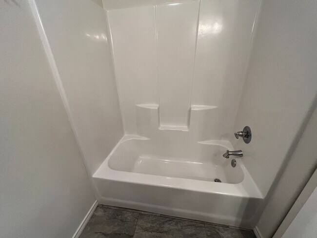 Building Photo - 2 Bedroom Duplex Near Texas Tech!
