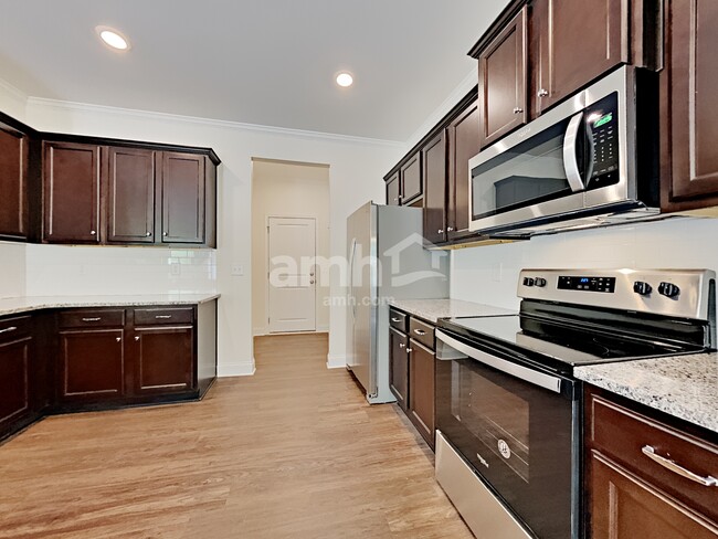 Foto del edificio - 601 Woodall Rd