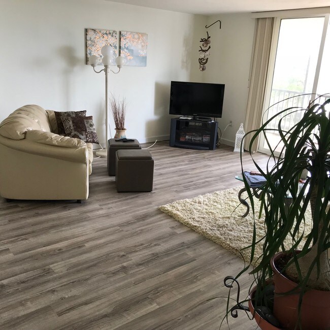 Living room from guest room - 11030 Gulf Shore Dr