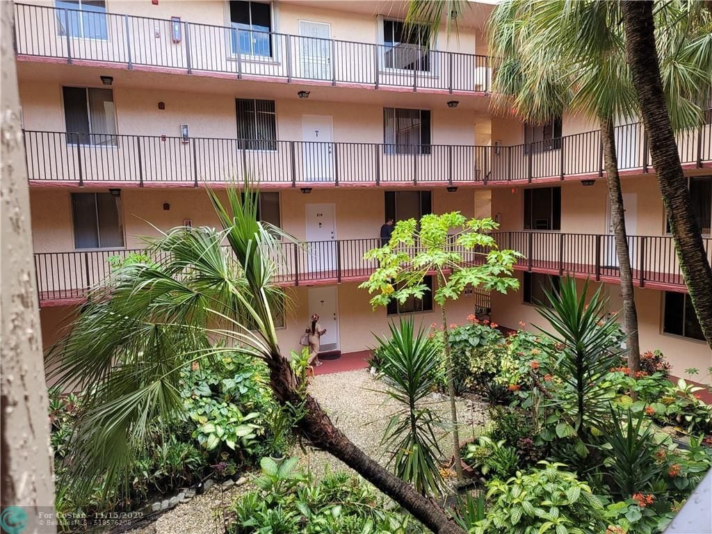 2830 Somerset Dr Unit 207, Lauderdale Lakes, FL 33311 Condo for Rent