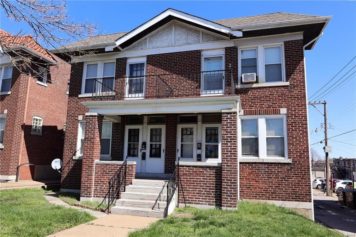 Foto principal - Lindenwood Ave 4915/4917