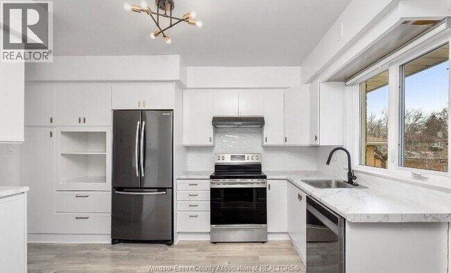 Building Photo - 26 Breadner Dr