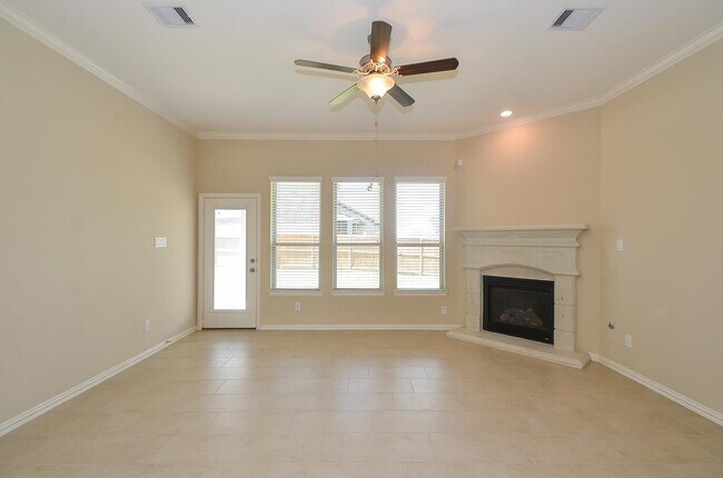 Foto del edificio - 3502 Fern Creek Ct