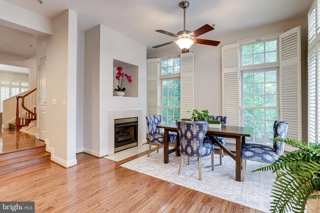 Building Photo - 1601 Colonial Hills Dr