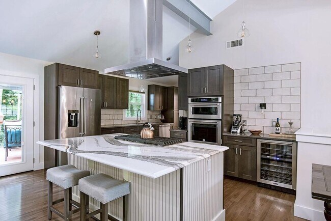 Building Photo - 225 Jayne Ellen Way