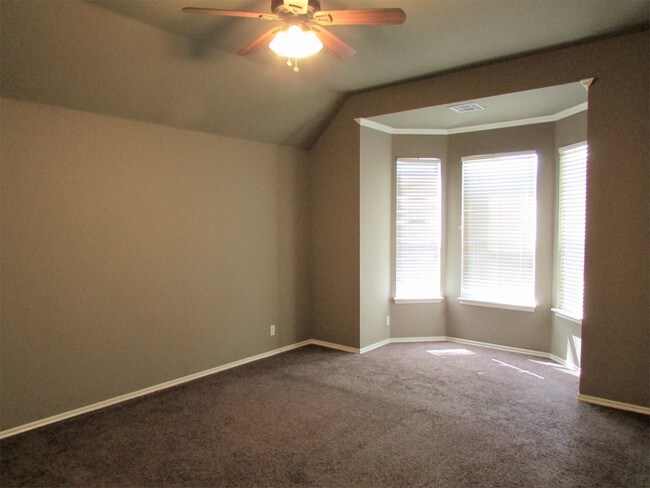 Building Photo - 16601 Covington Manor