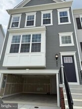 Building Photo - 7746 Meander Ct S