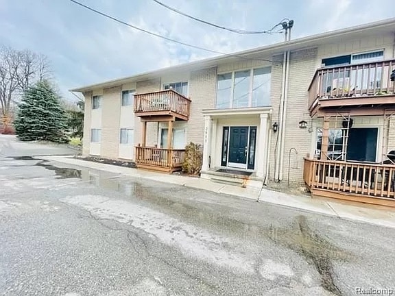 Building Photo - 2911 Seymour Lake Rd
