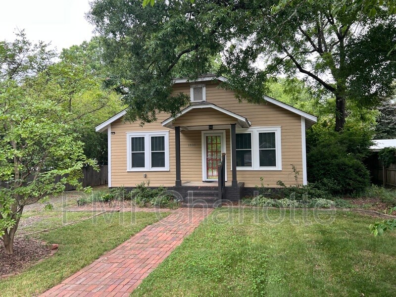 Primary Photo - 1525 Browns Ave