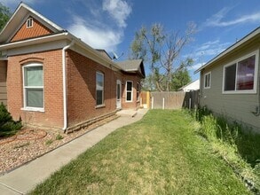 Building Photo - 604 13th Ave
