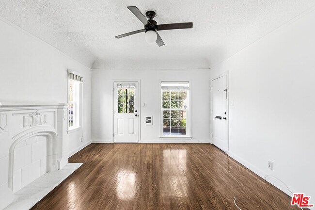 Foto del edificio - 1357 Cloverdale Ave