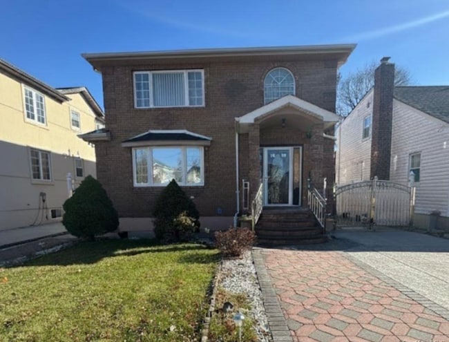 Photo - 85-19-8239 239th St House