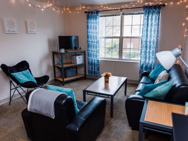 Foto del edificio - Honeysuckle Student Apartments