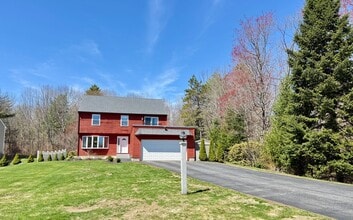 Building Photo - 11 Lunt Dr
