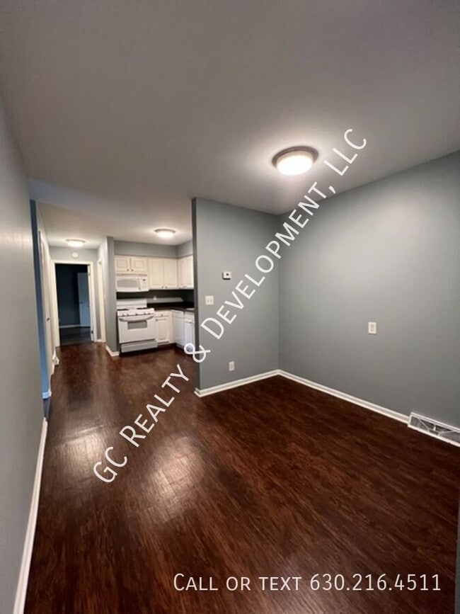 Foto del edificio - *** UPDATED FIRST FLOOR UNIT / 2 BDRM / W&...