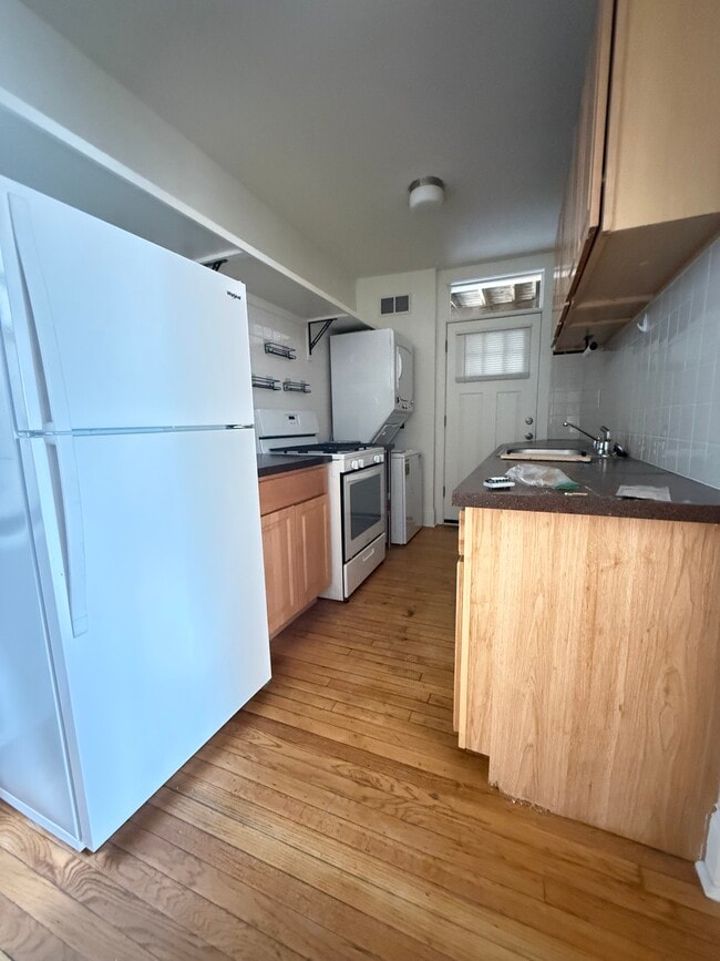 Building Photo - 2321 N Spaulding Ave