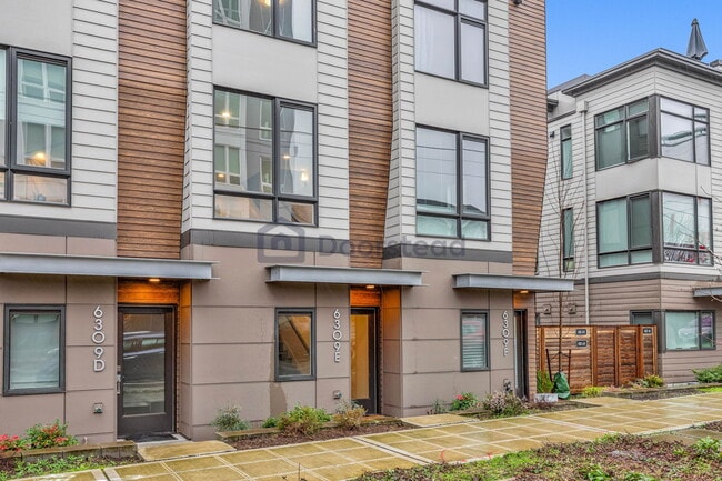 Building Photo - 6309 9th Ave NE