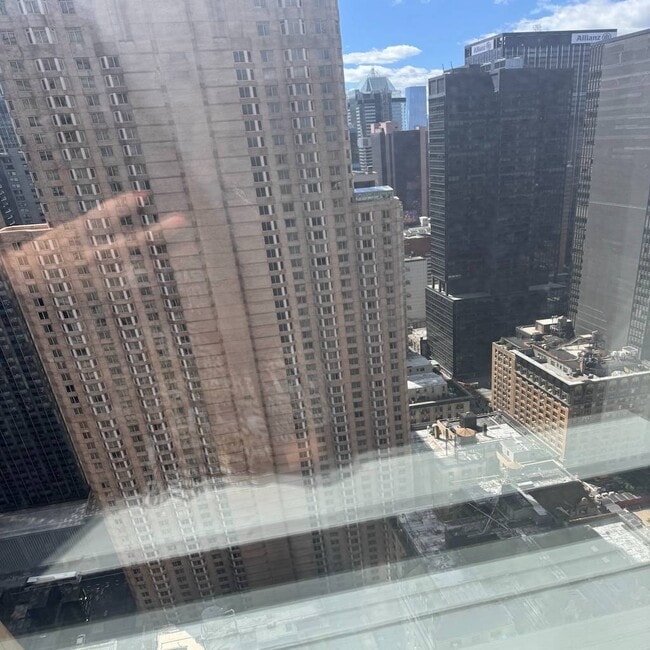 Foto del edificio - 150 W 56th St