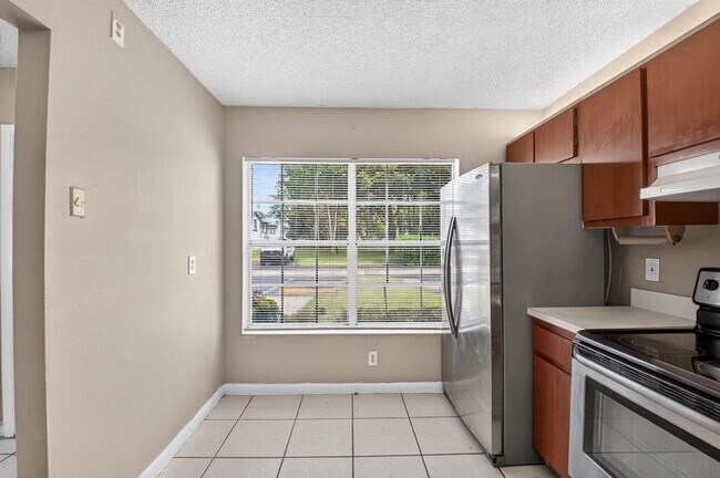 Building Photo - 3700 Savoy Ln