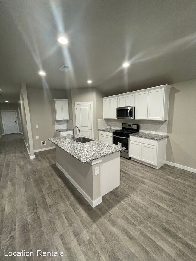 Foto del edificio - 4 br, 2.5 bath House - 4701 126th Street