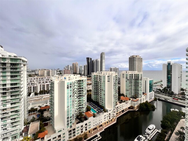 Foto del edificio - 16500 Collins Ave