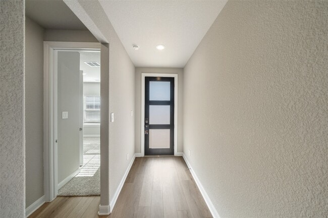 Building Photo - 17716 Ml Mnr Dr