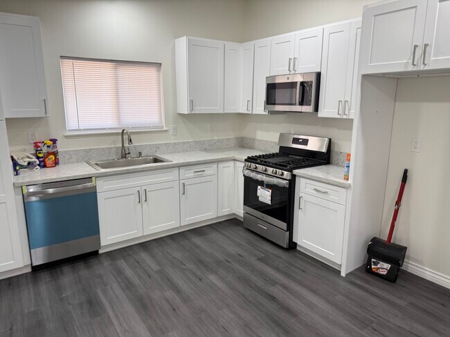 Foto del edificio - 7658 Cornel Ct