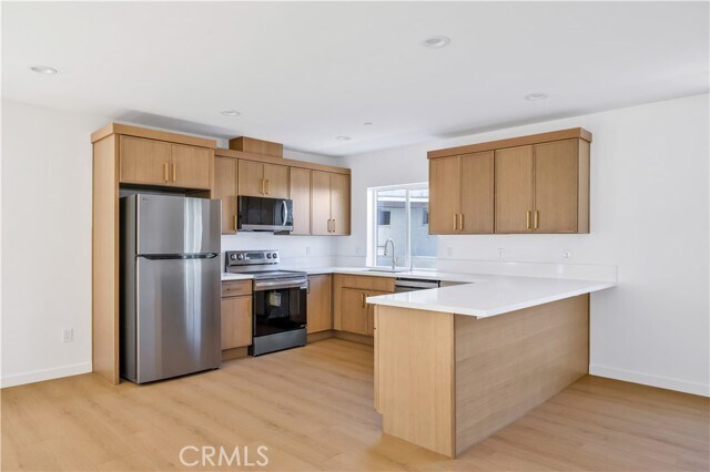 Foto del edificio - 10905 Dalerose Ave