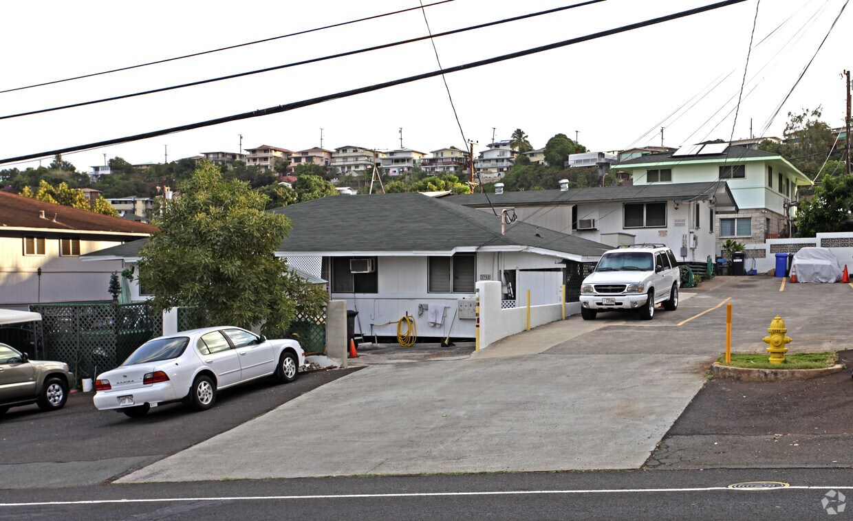 Foto principal - 3752-3754 Salt Lake Blvd