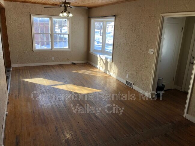 Foto del edificio - 424 6th Ave NE