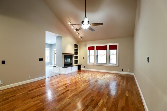 Building Photo - 8205 Mescalero Dr