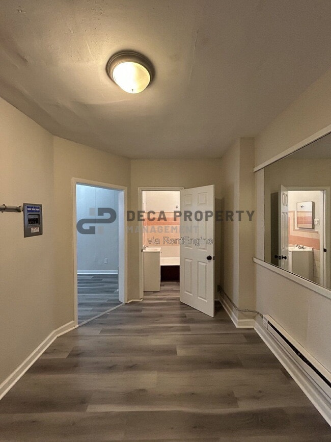 Building Photo - 205 Schirmer St
