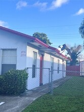 Building Photo - 2731 NW 13th Ct